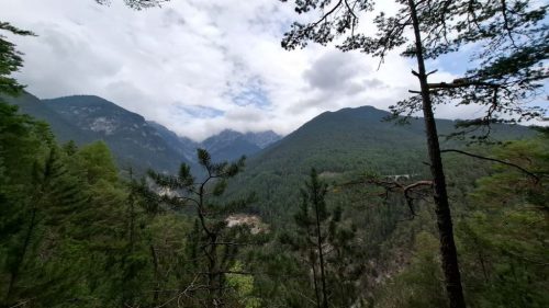 Foto 3 di 44