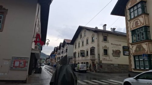 Foto 12 di 44