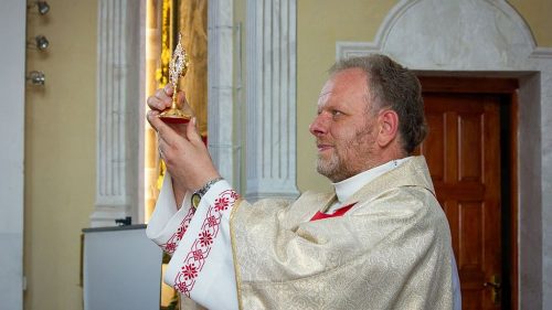 Foto 1 di 10
