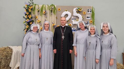 Foto 35 di 36