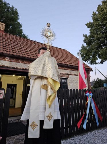 Foto 25 di 36