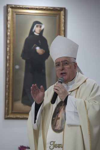 Foto 10 di 16